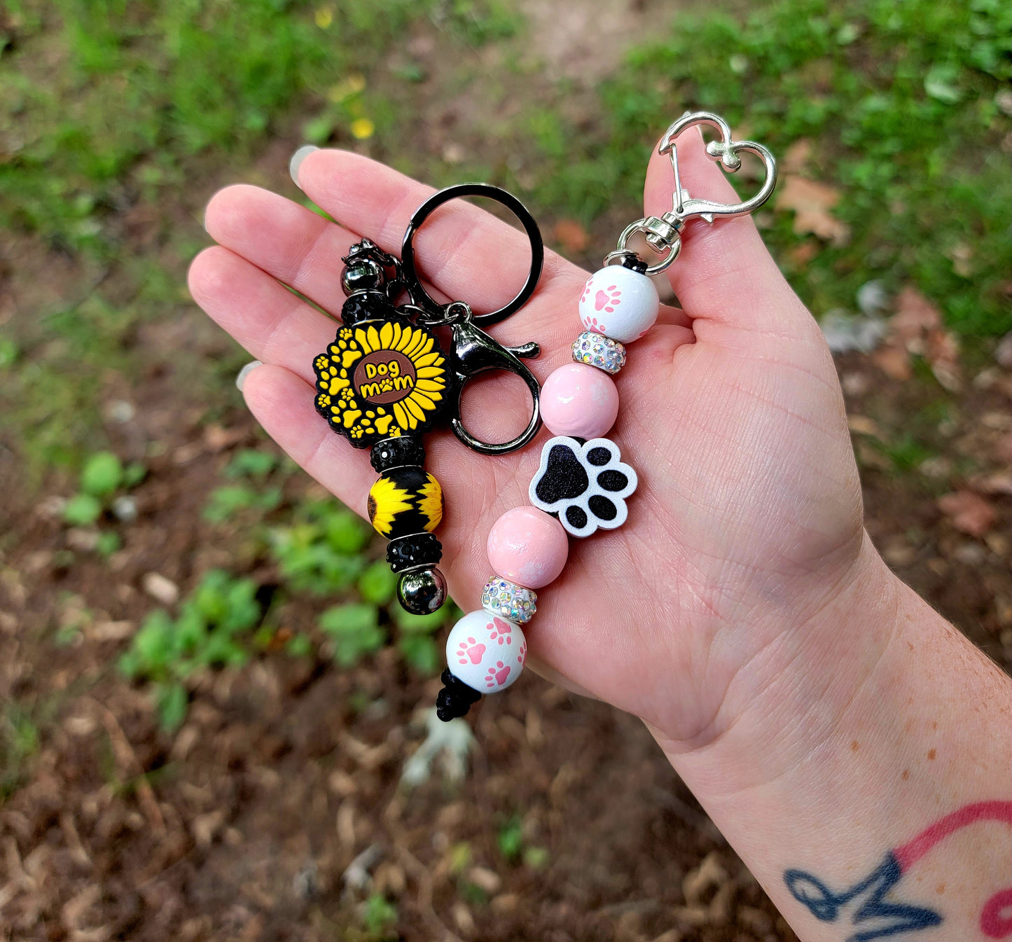 Dog mom 5.8 ich keychains