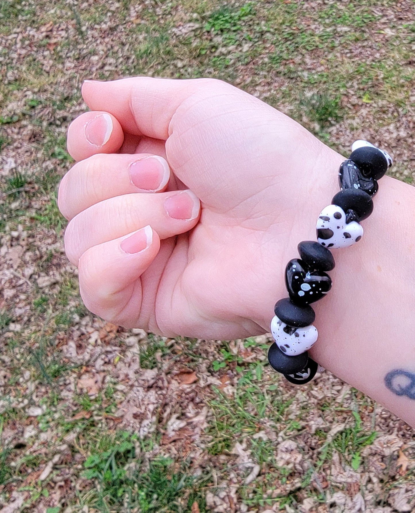 Mama black and white splatter heart bracelet